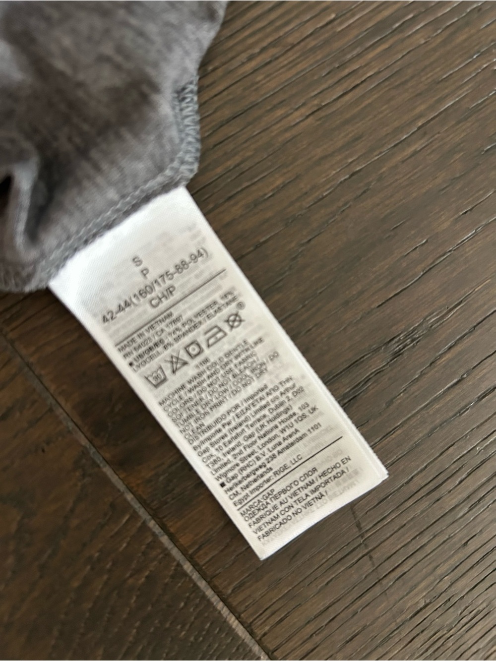 Gap Fit Breathe Women’s‎ V-Neck Short Sleeve Cropped Top - Heather Gray Small - Picture 4 of 4